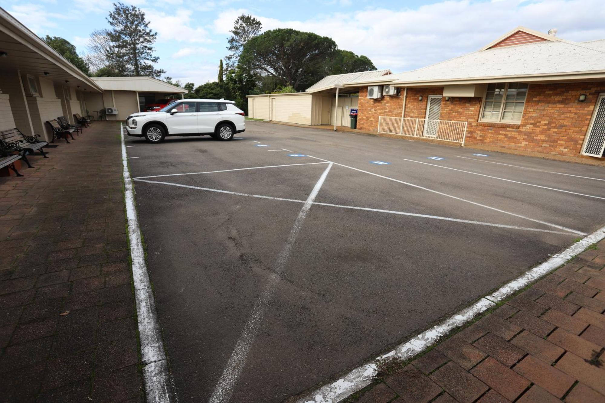 Sleepy Hill Motor Inn Raymond Terrace Eksteriør billede